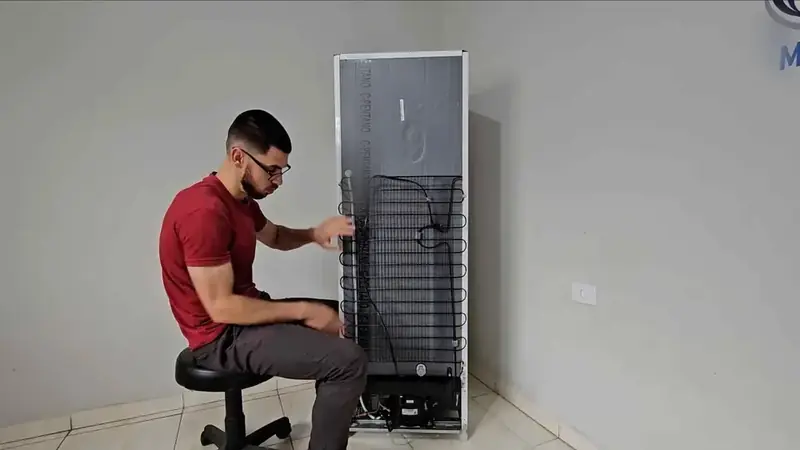 Imagem do instrutor em uma aula prática do curso 4