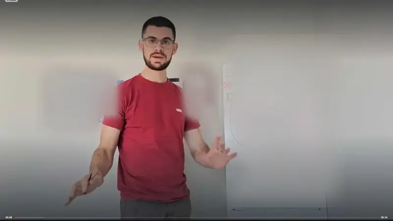 Imagem do instrutor em uma aula prática do curso 29