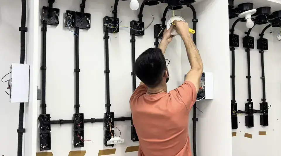 Instalação de ponto de iluminação residencial